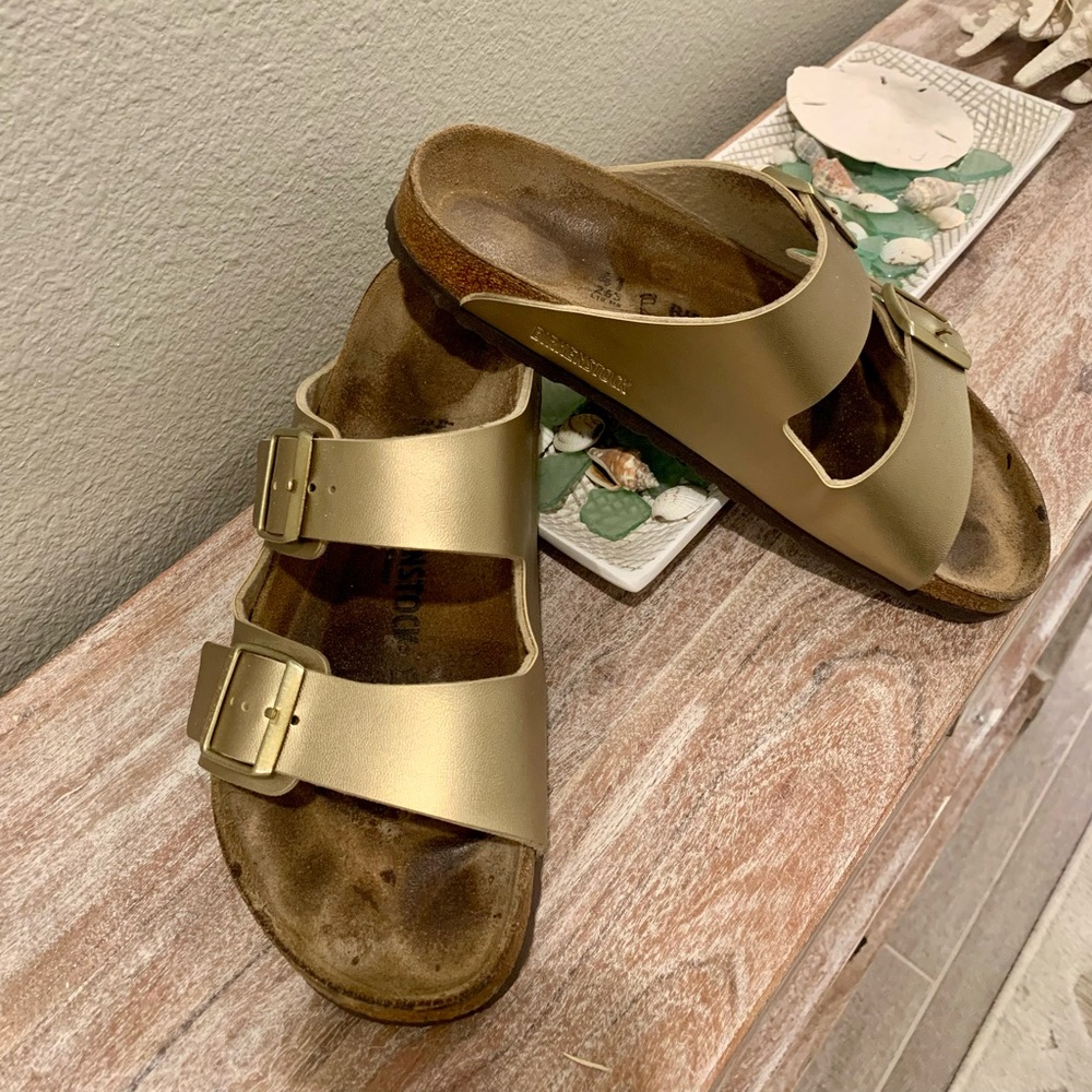 Birkenstock EUC Gold size 10W  8M